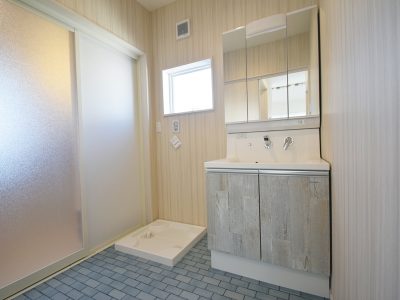 草加市　長栄４丁目　売地