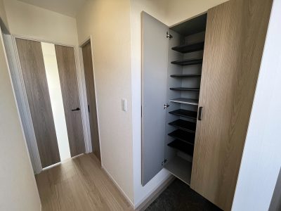 Reserve H&M Residence 302