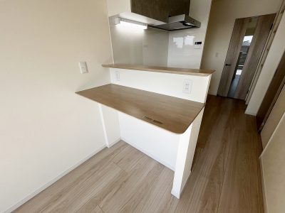 Reserve H&M Residence 302