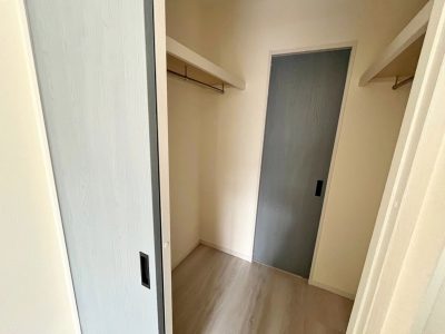 Reserve H&M Residence 208