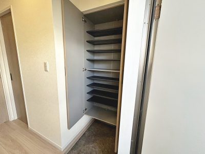 Reserve H&M Residence 102