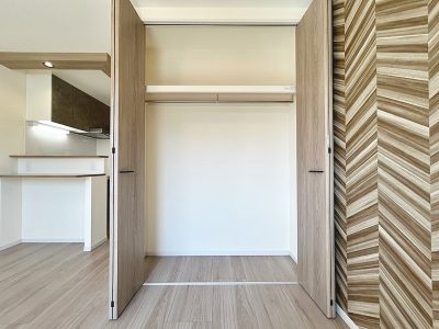Reserve H&M Residence 102