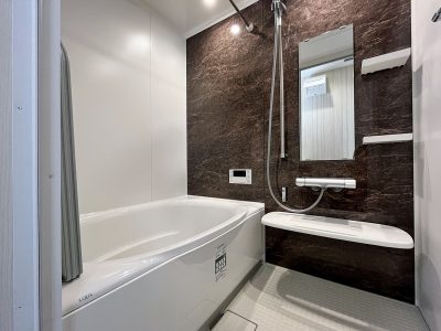 Reserve H&M Residence 302