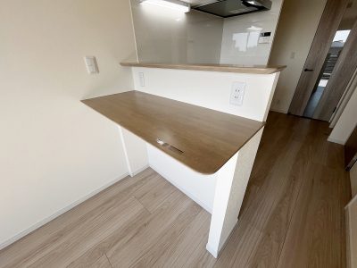 Reserve H&M Residence 302