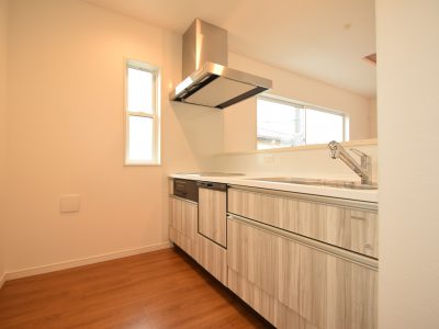 草加市　稲荷６丁目　売地