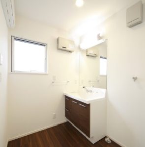 越谷市　東大沢４丁目　売地