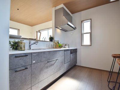 草加市　稲荷６丁目　売地