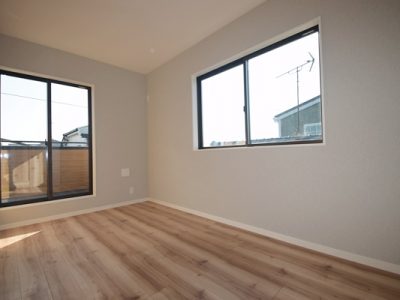 草加市　青柳７丁目　売地